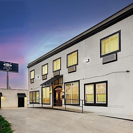 Hotel Dilley Grand Buitenkant foto