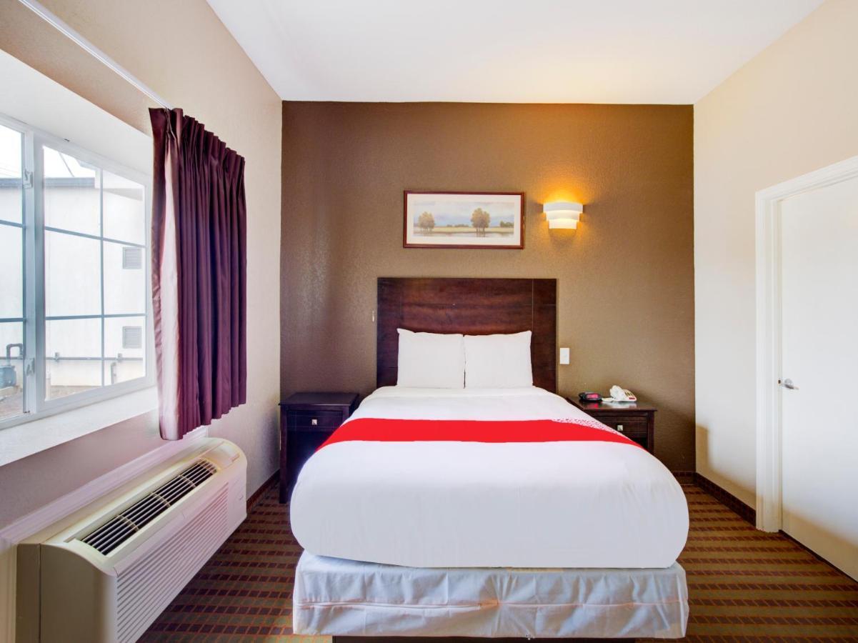 Hotel Dilley Grand Buitenkant foto