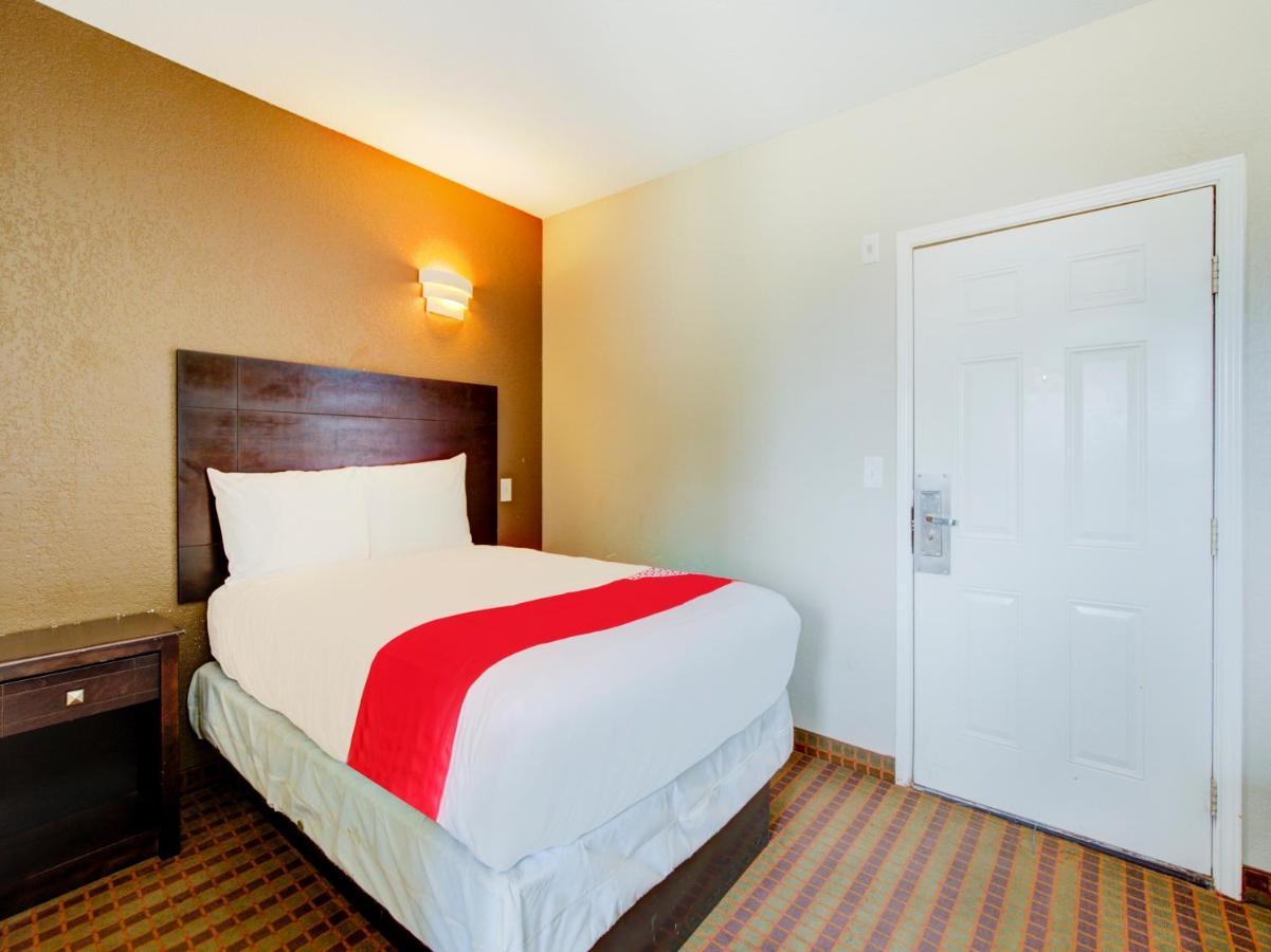 Hotel Dilley Grand Buitenkant foto