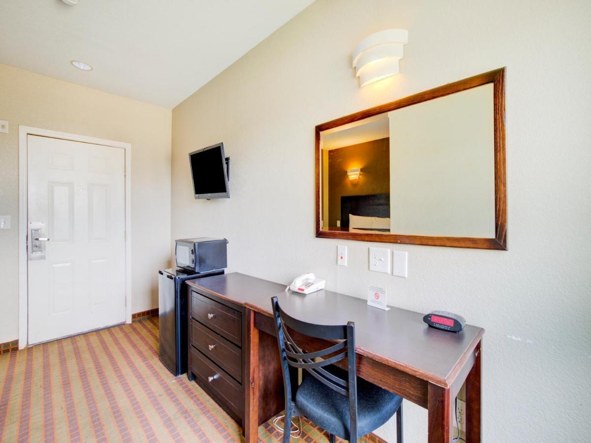 Hotel Dilley Grand Buitenkant foto