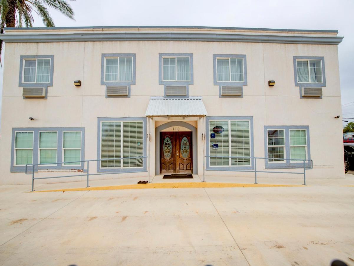 Hotel Dilley Grand Buitenkant foto