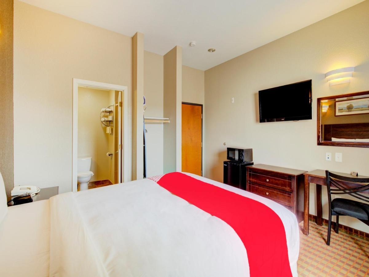 Hotel Dilley Grand Buitenkant foto