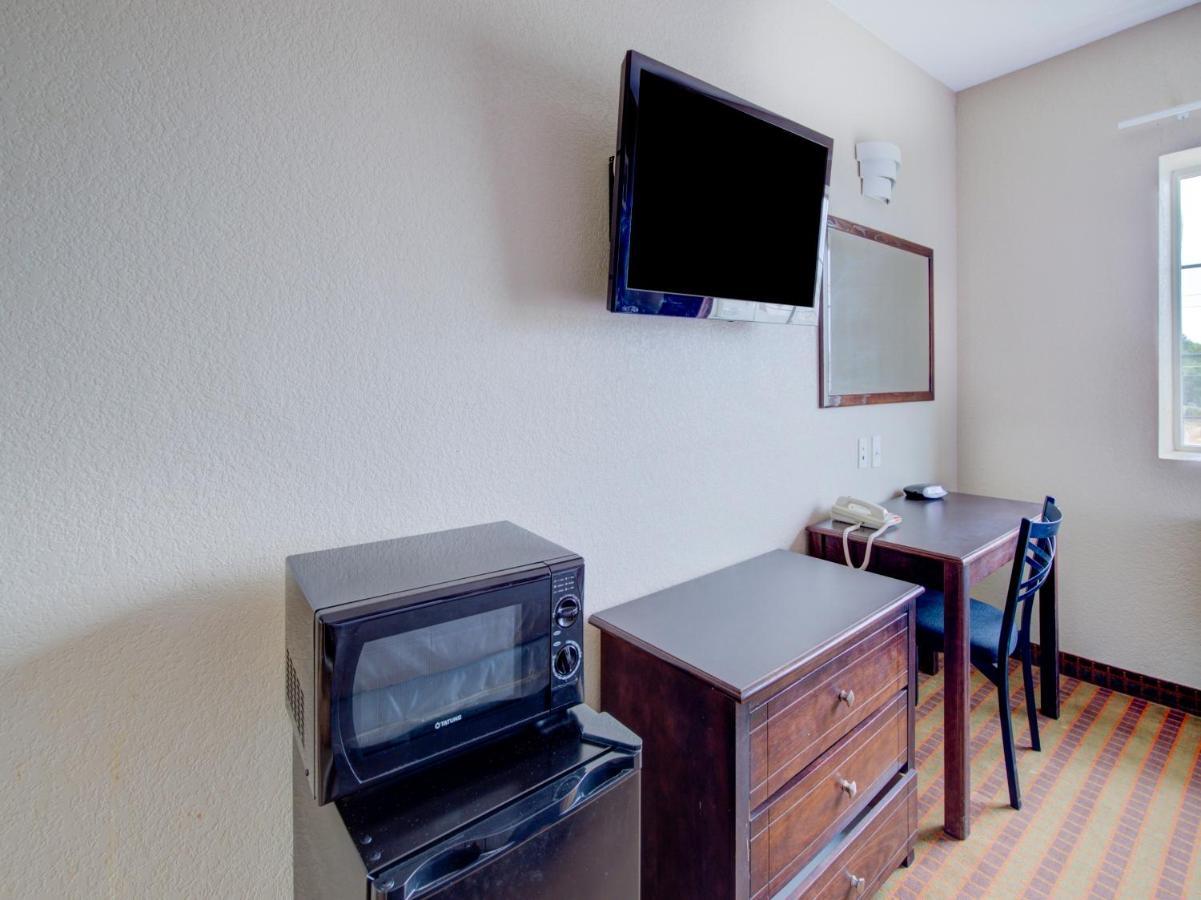 Hotel Dilley Grand Buitenkant foto