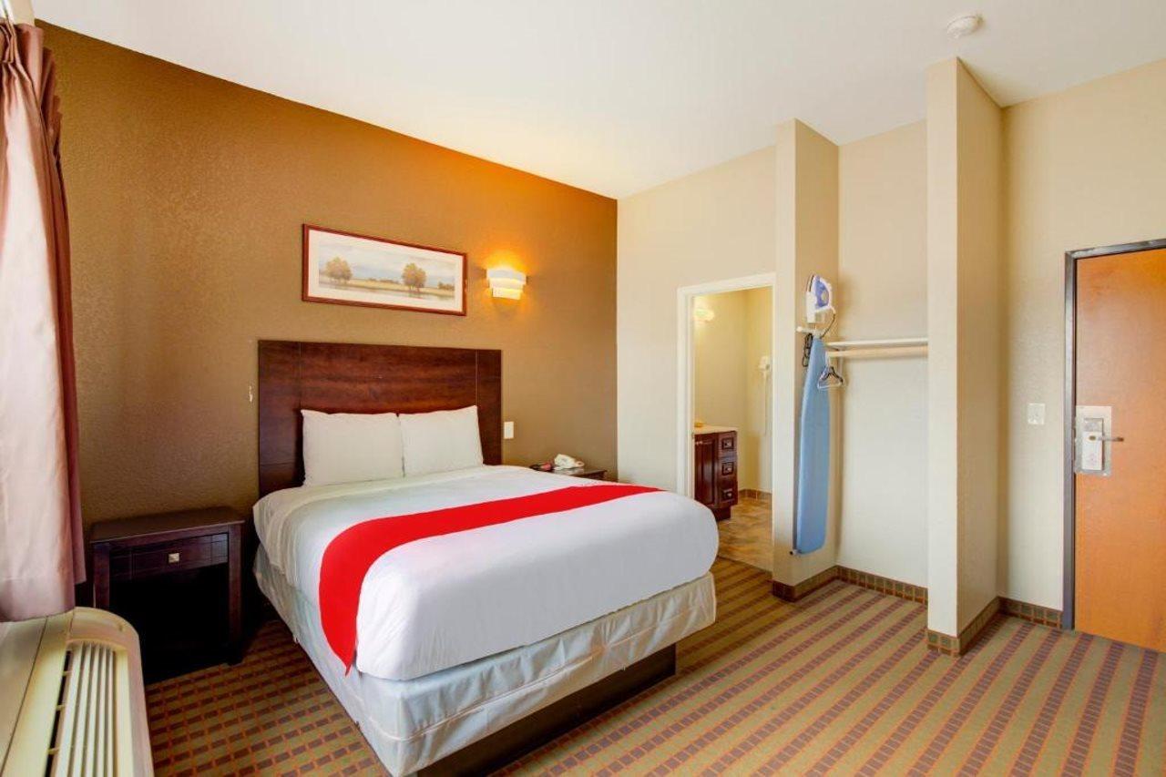 Hotel Dilley Grand Buitenkant foto
