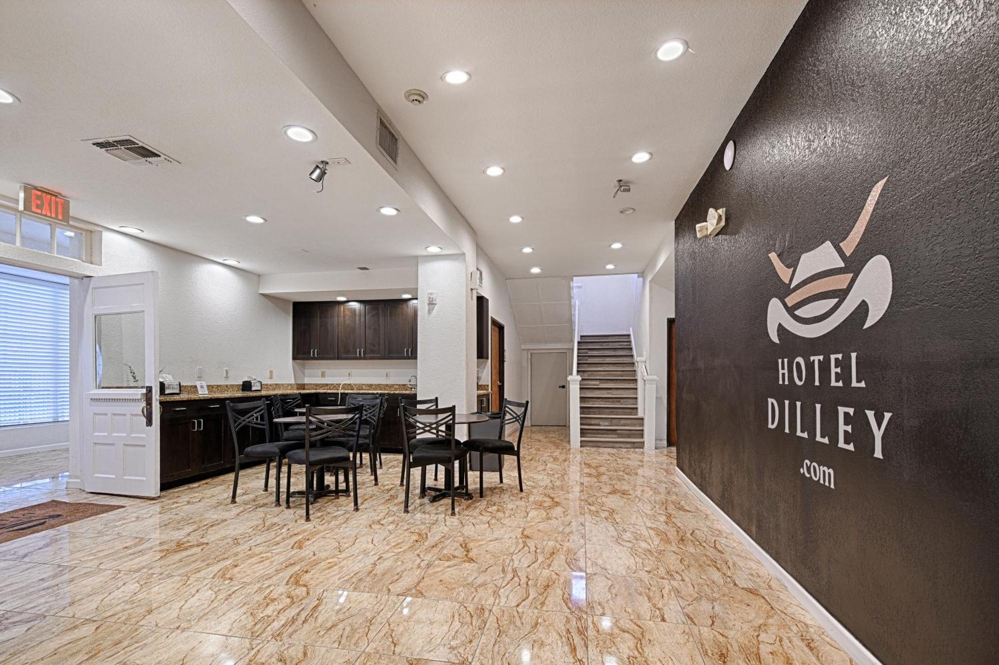 Hotel Dilley Grand Buitenkant foto