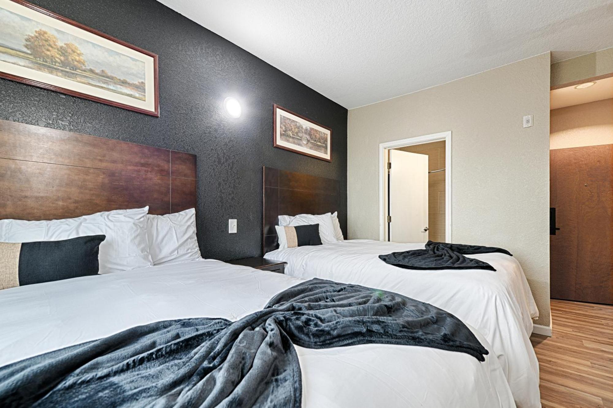 Hotel Dilley Grand Buitenkant foto