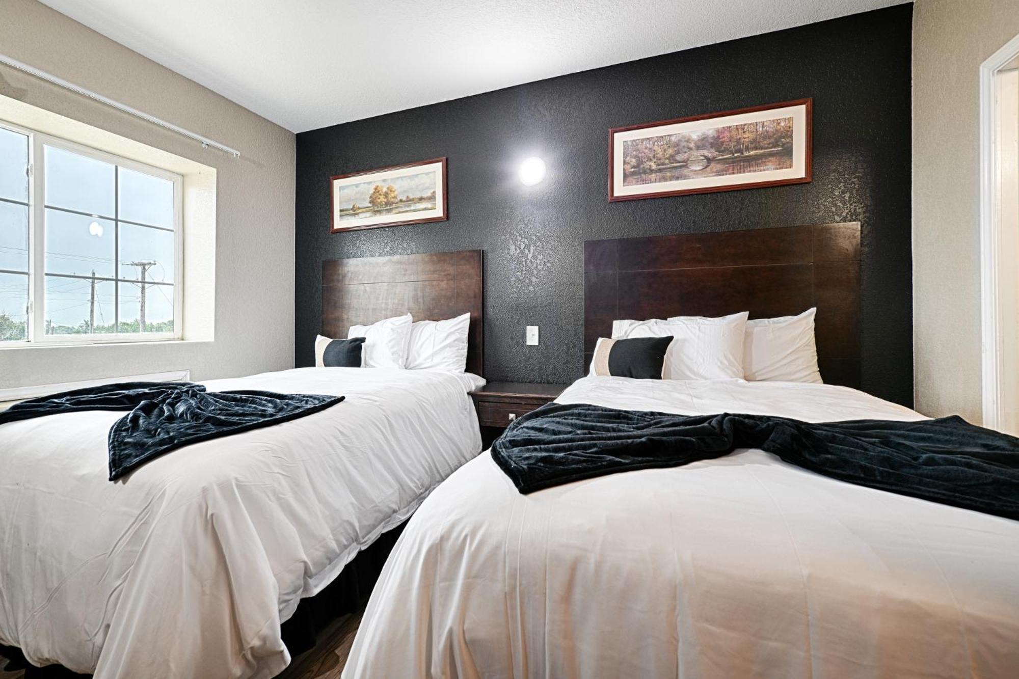 Hotel Dilley Grand Buitenkant foto