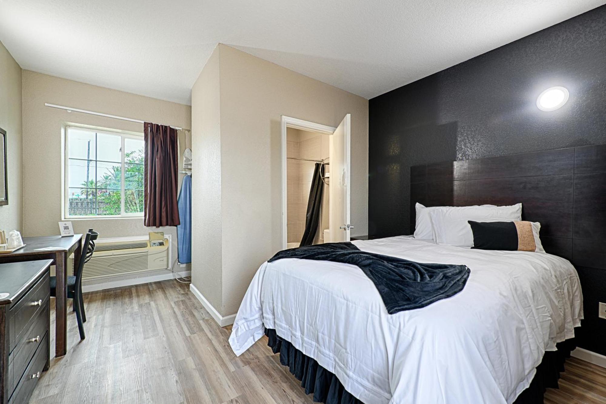 Hotel Dilley Grand Buitenkant foto